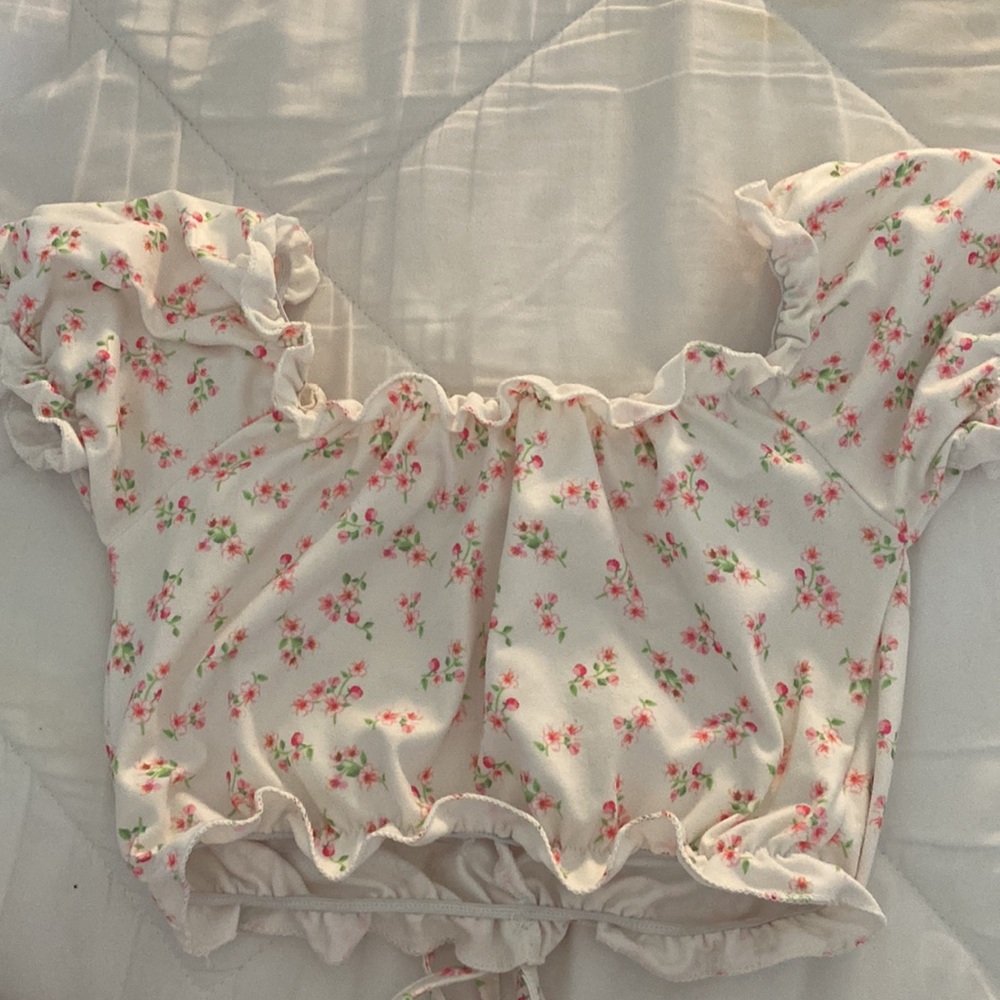 Floral Ruffle top - Picture 6 of 6